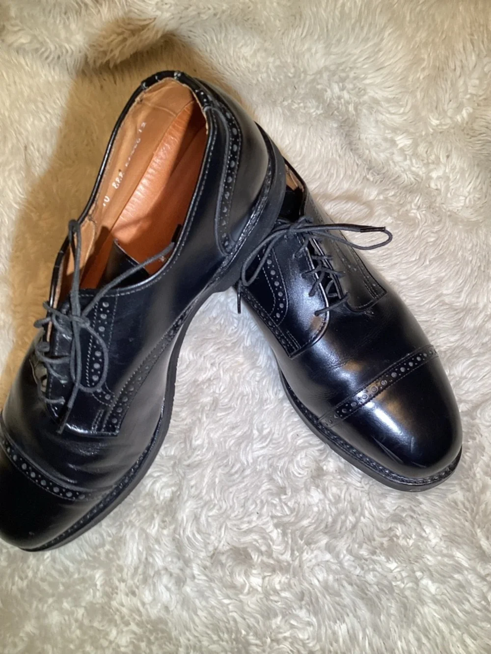 Allen almonds black leather wingtip derby blucher shoes size 10